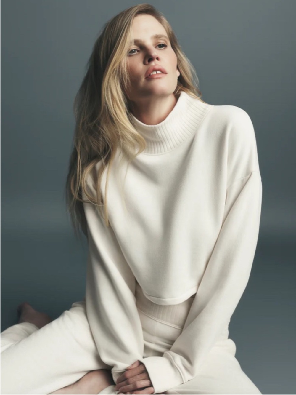 ALO Yoga Cream Cropped Turtleneck Sweater